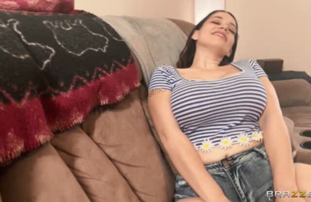 Brooklyn's Big Tits Want Massage