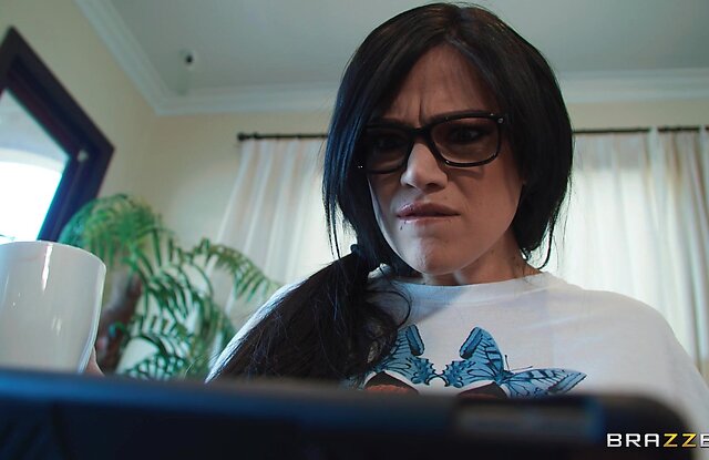 Big Naturals Headbanger Gets Deep Rocker Cock