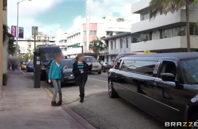 Public Fucking in the Stretch Limo